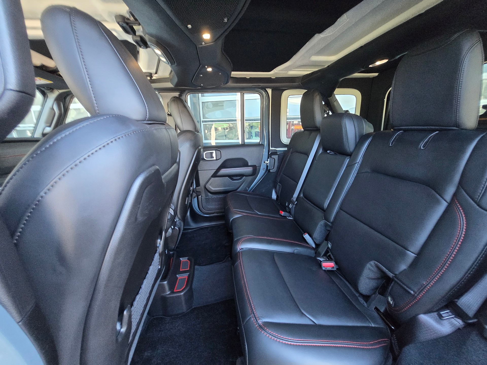 JEEP 2.0 Turbo Rubicon Unlimited-image-4