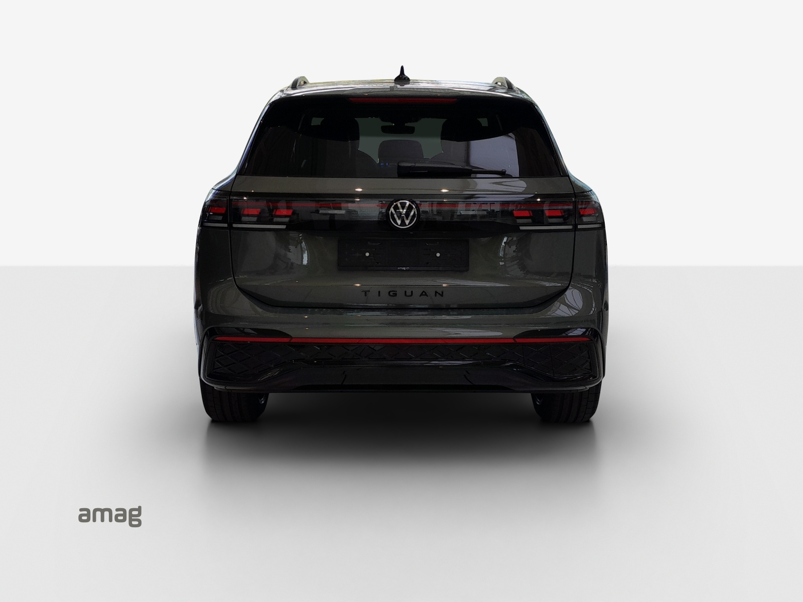 VW Tiguan 2.0 TSI DSG R-Line Plus 4Motion-image-3