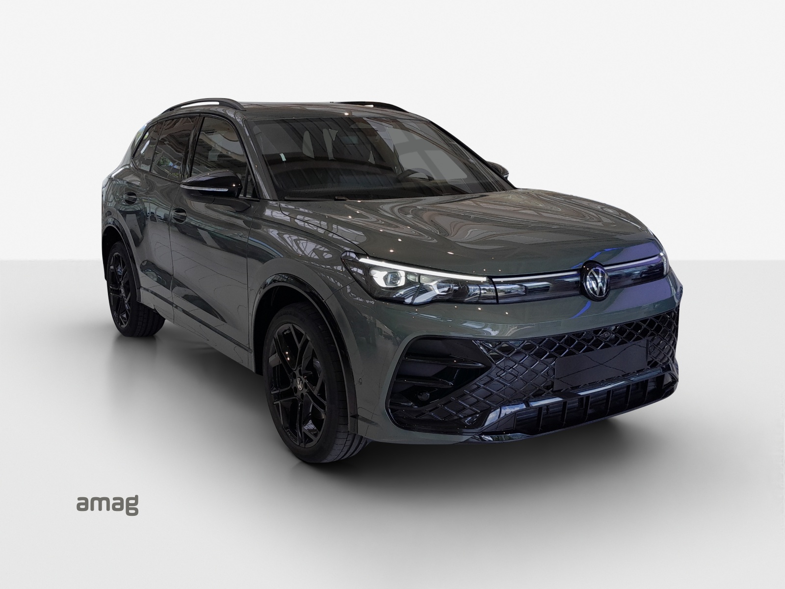 VW Tiguan 2.0 TSI DSG R-Line Plus 4Motion-image-5