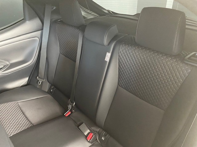 TOYOTA Yaris 1.5 VVT-i HSD Premium-image-8