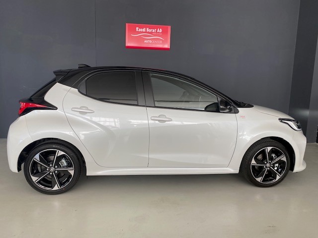 TOYOTA Yaris 1.5 VVT-i HSD Premium-image-3
