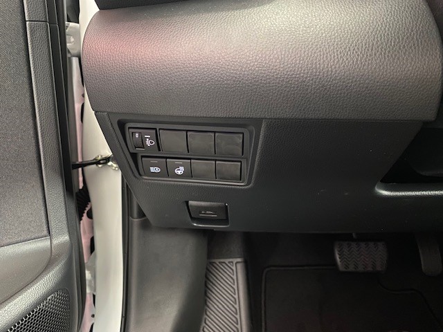 TOYOTA Yaris 1.5 VVT-i HSD Premium-image-15