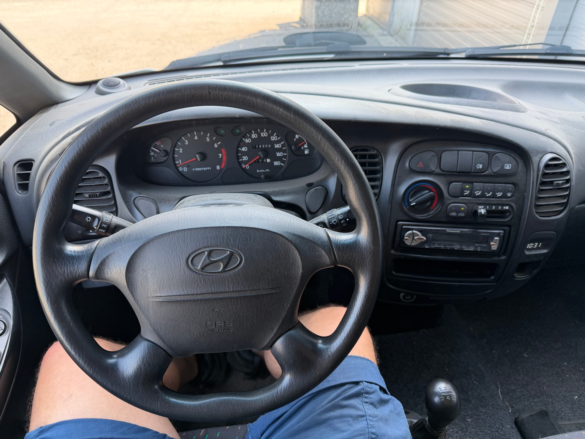 HYUNDAI H-1 Deluxe 2.4-image-9
