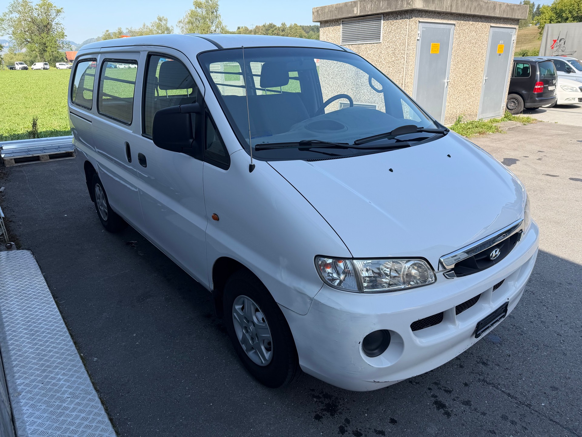 HYUNDAI H-1 Deluxe 2.4-showroom-element-1
