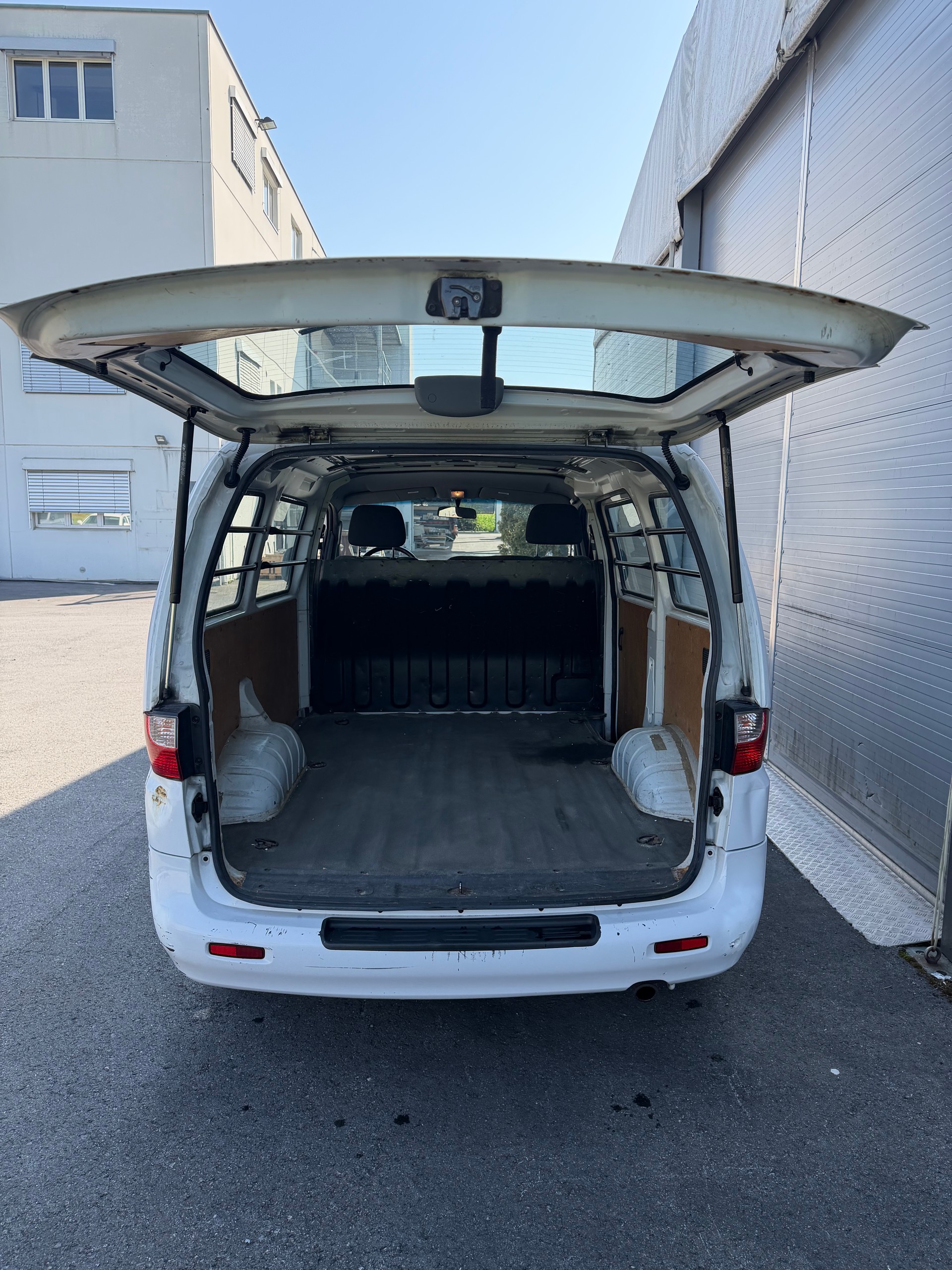 HYUNDAI H-1 Deluxe 2.4-image-5