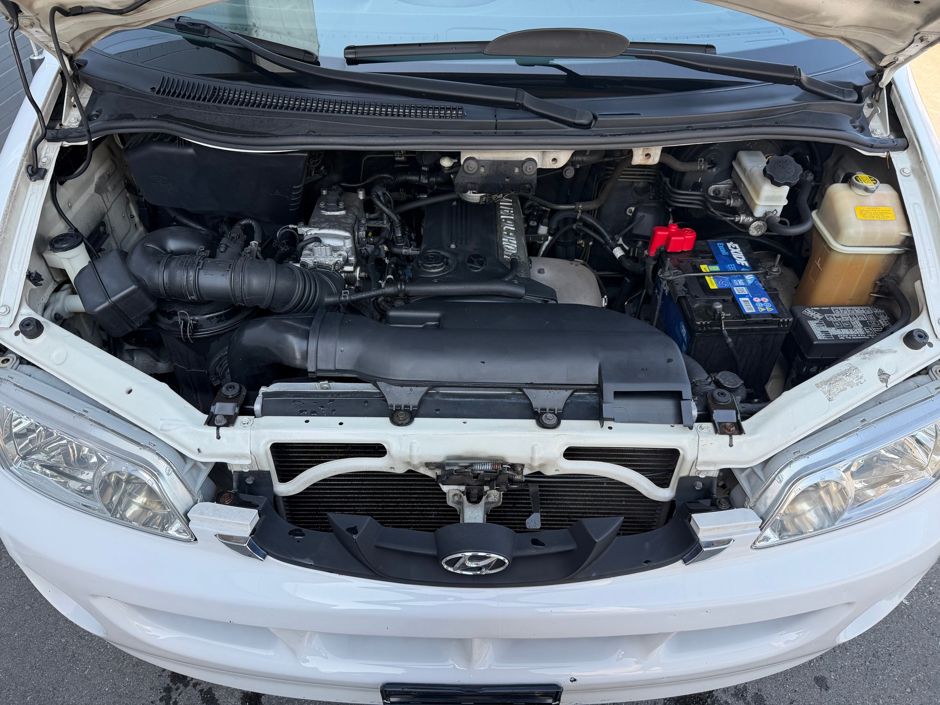 HYUNDAI H-1 Deluxe 2.4-image-6