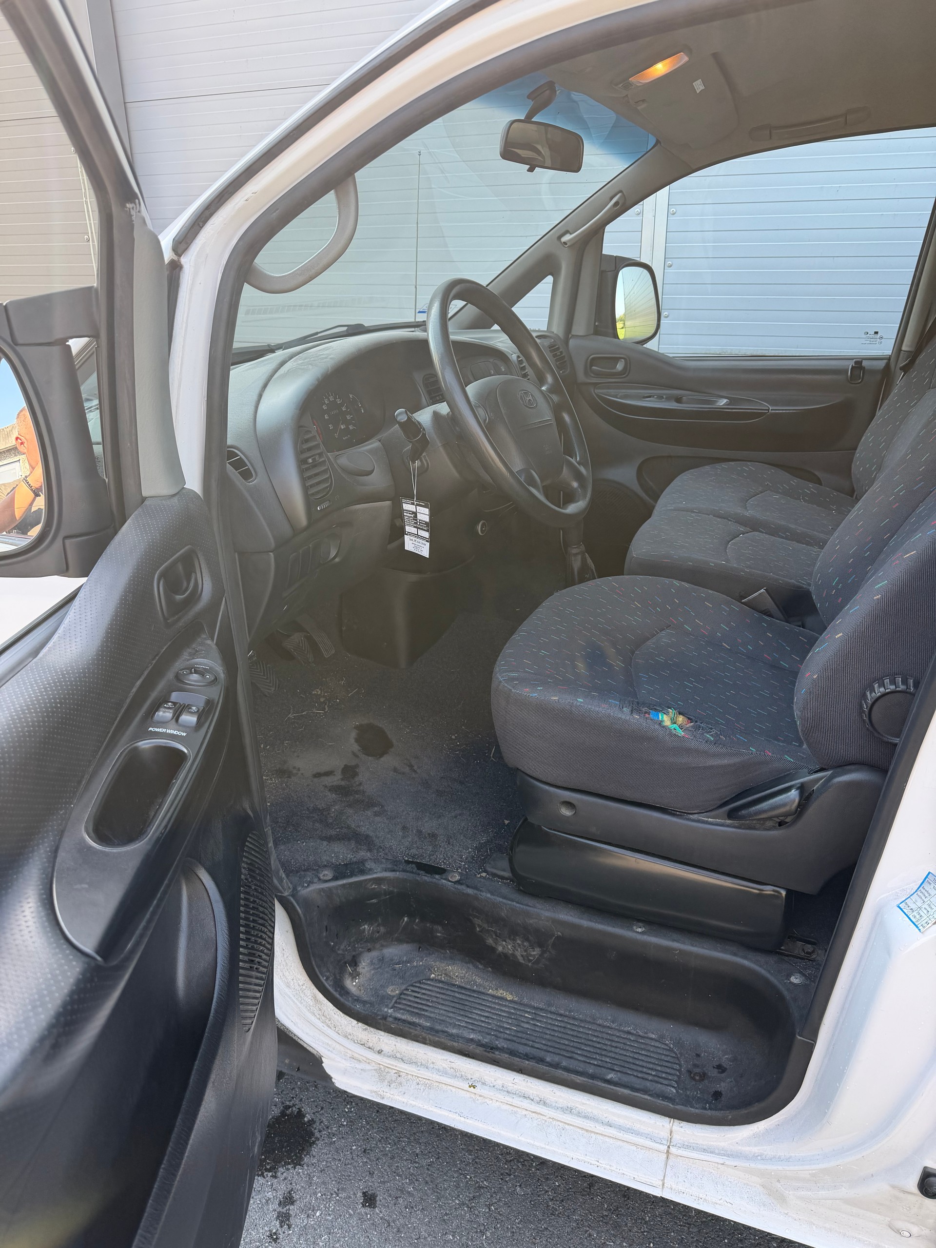 HYUNDAI H-1 Deluxe 2.4-image-11