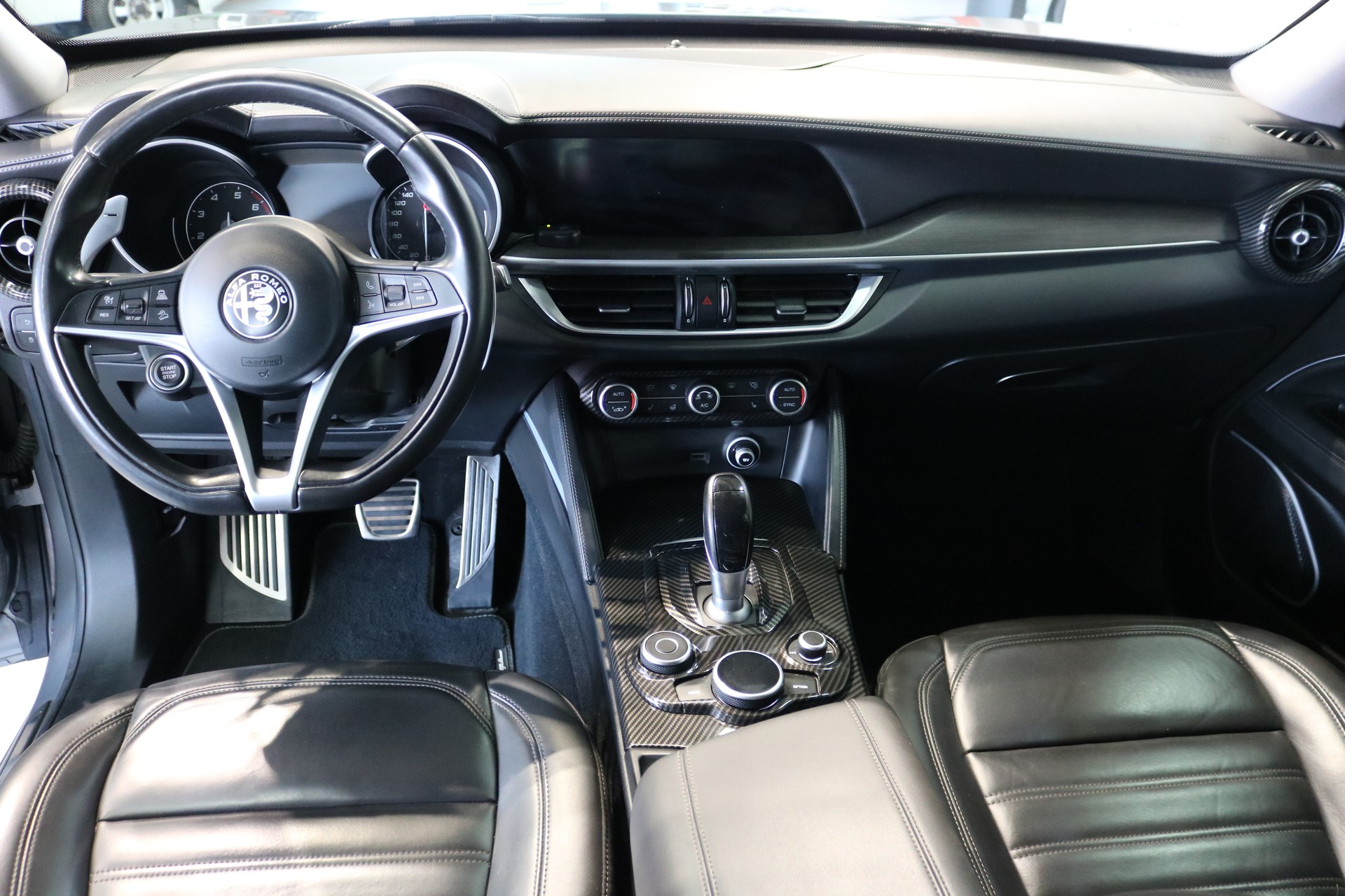 ALFA ROMEO Stelvio 2.0 Executive Q4 Automatic-image-40