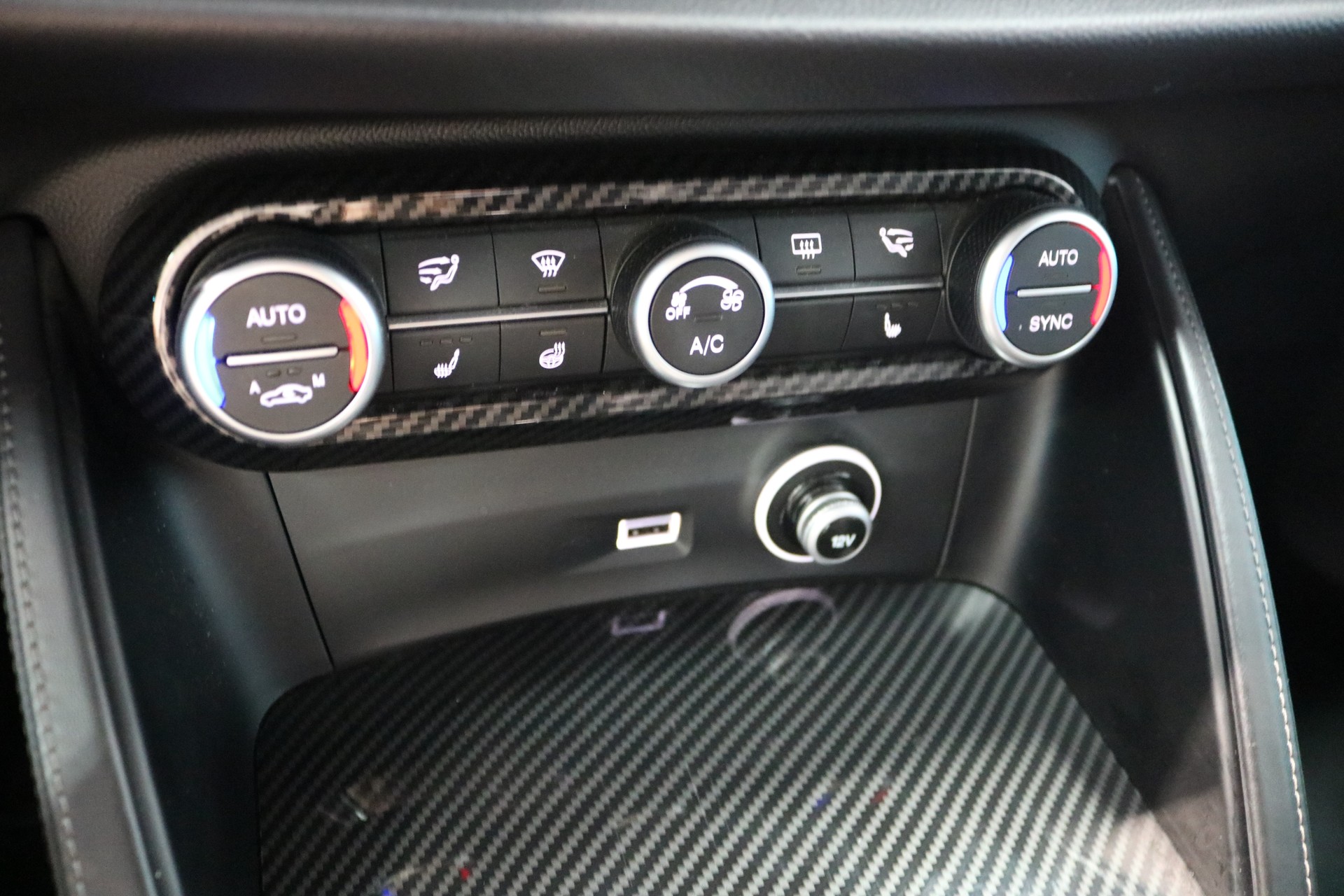 ALFA ROMEO Stelvio 2.0 Executive Q4 Automatic-image-47