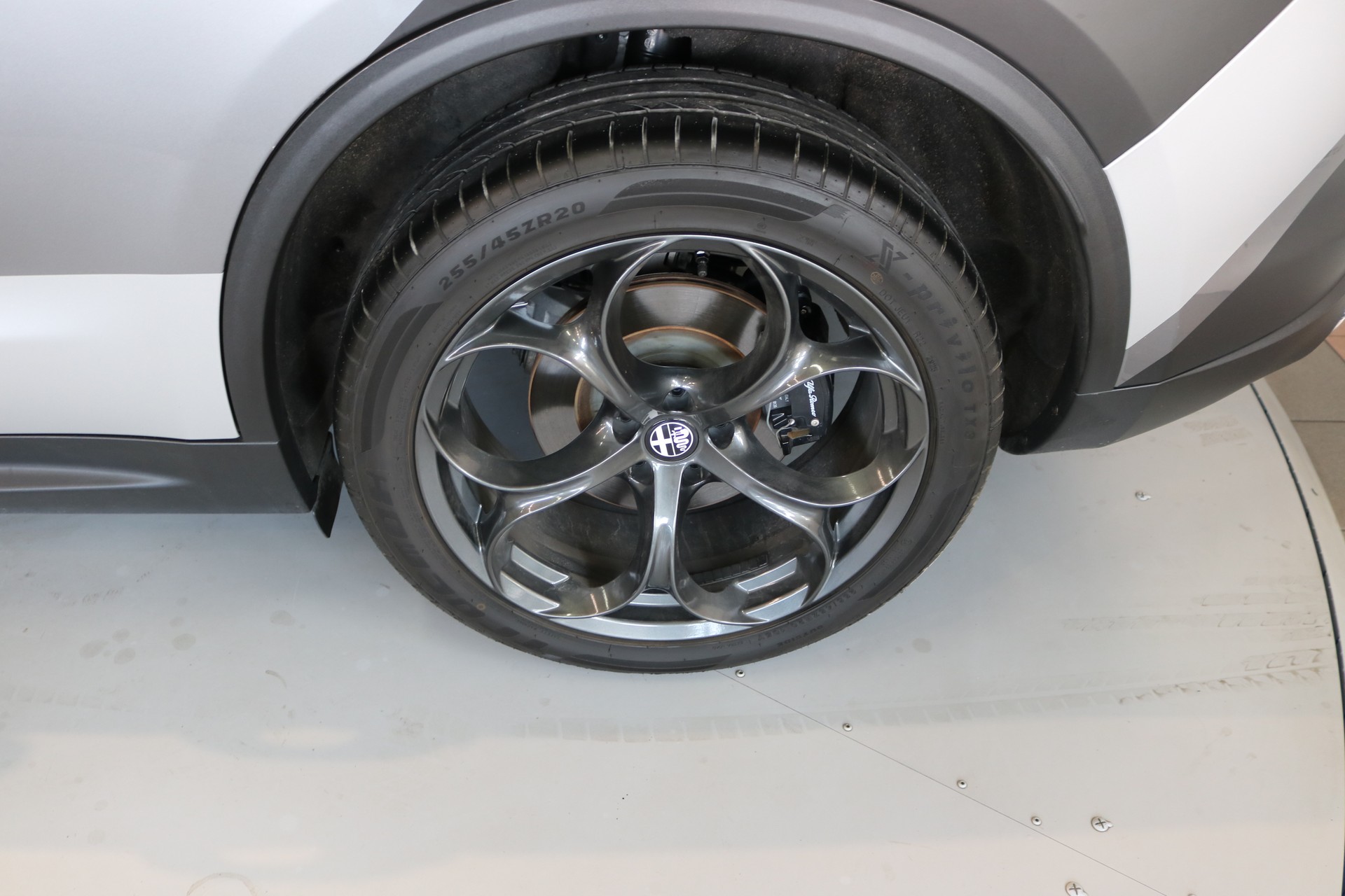 ALFA ROMEO Stelvio 2.0 Executive Q4 Automatic-image-32