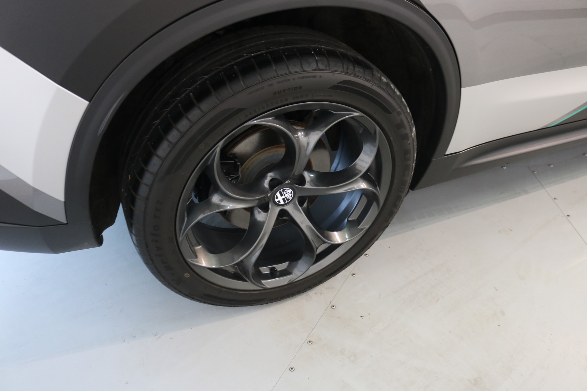 ALFA ROMEO Stelvio 2.0 Executive Q4 Automatic-image-33