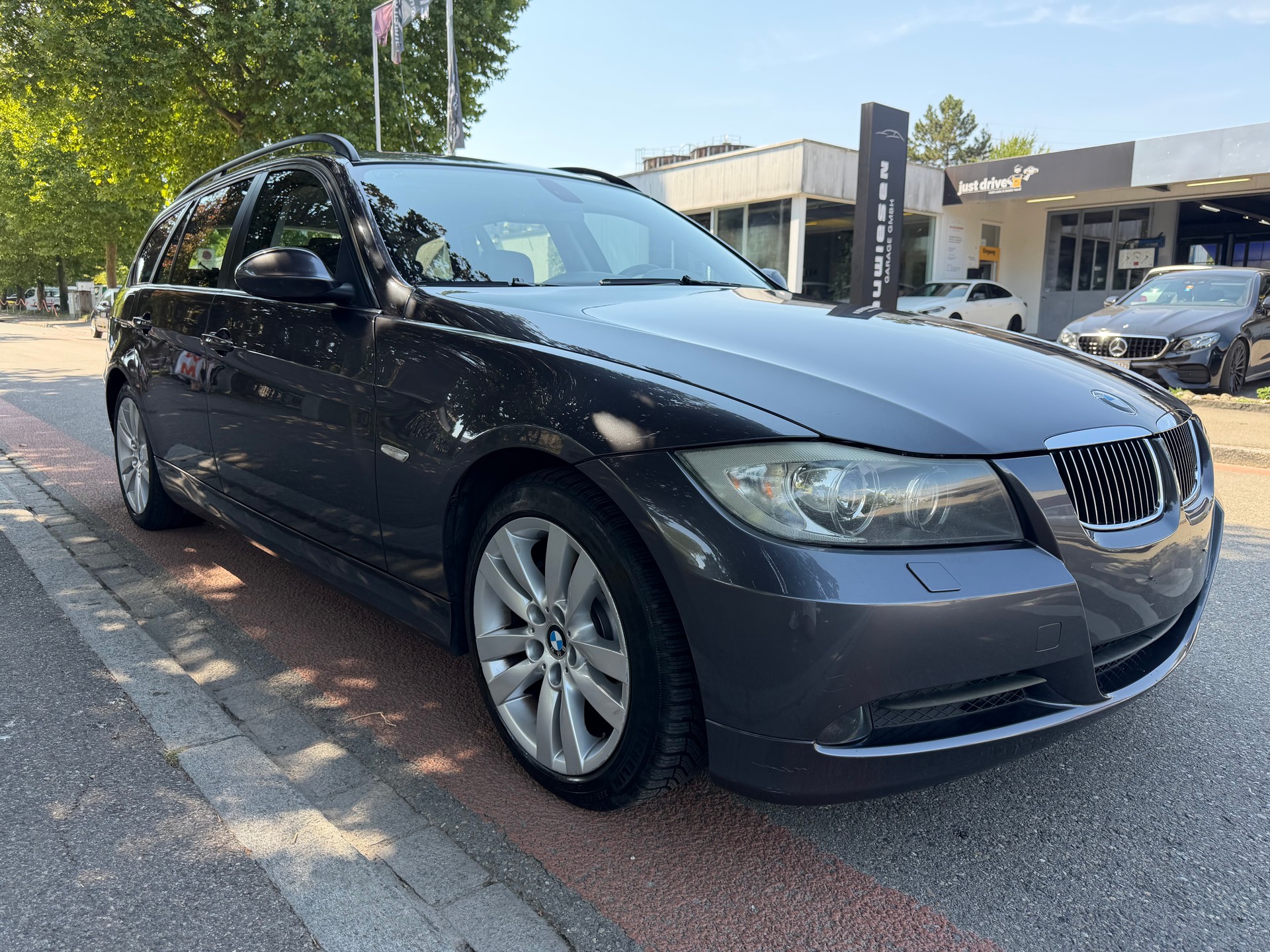 BMW 325xi Touring-image-3