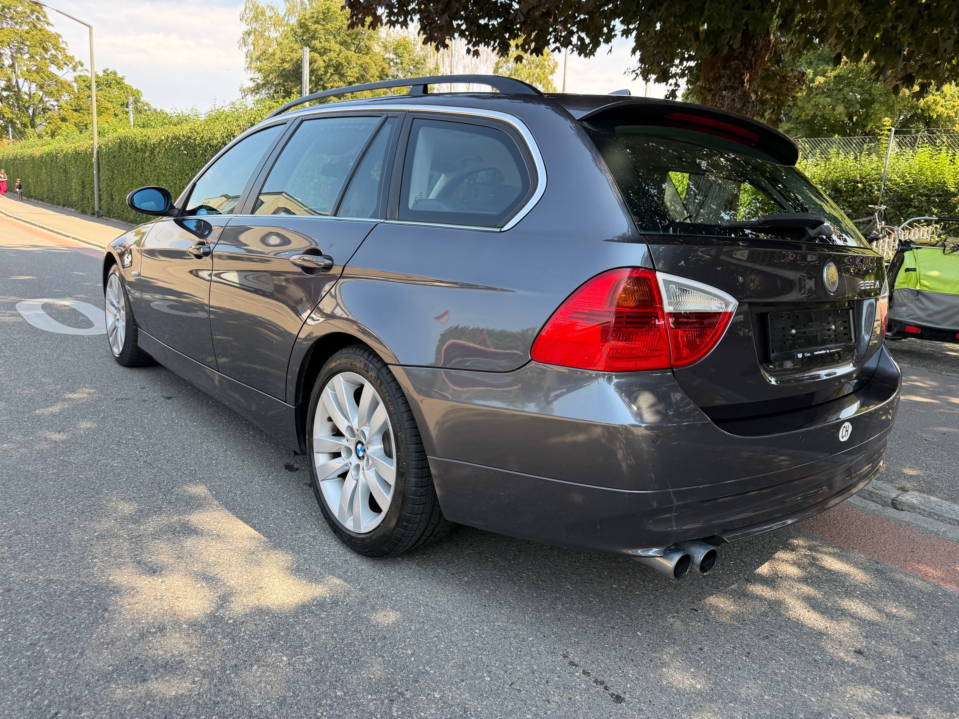 BMW 325xi Touring-image-7