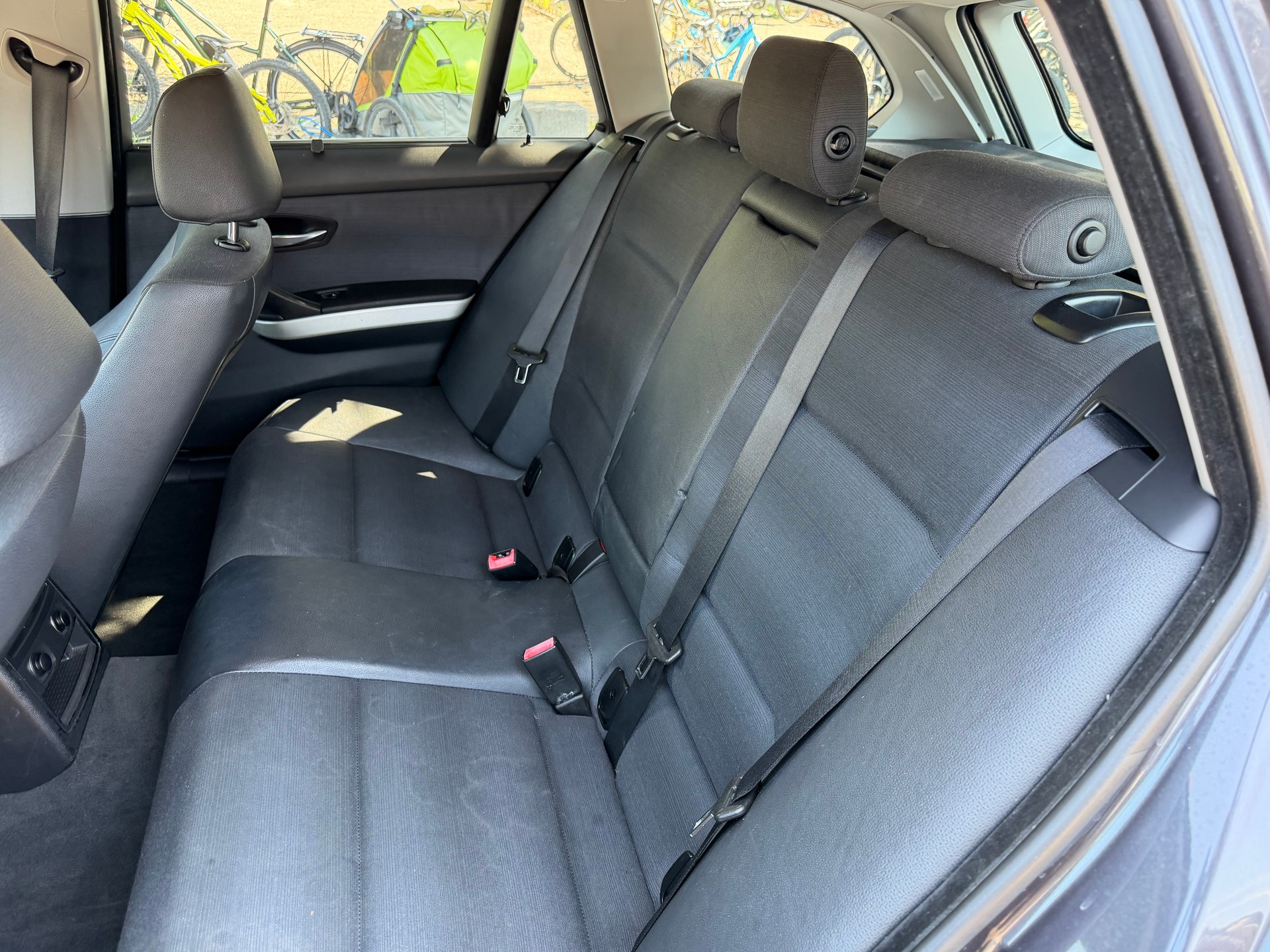 BMW 325xi Touring-image-9