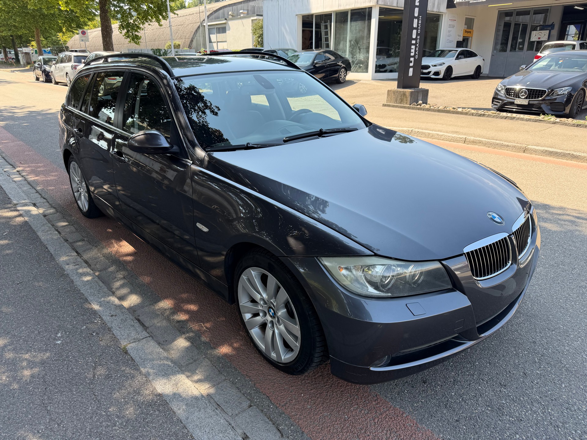 BMW 325xi Touring-image-2