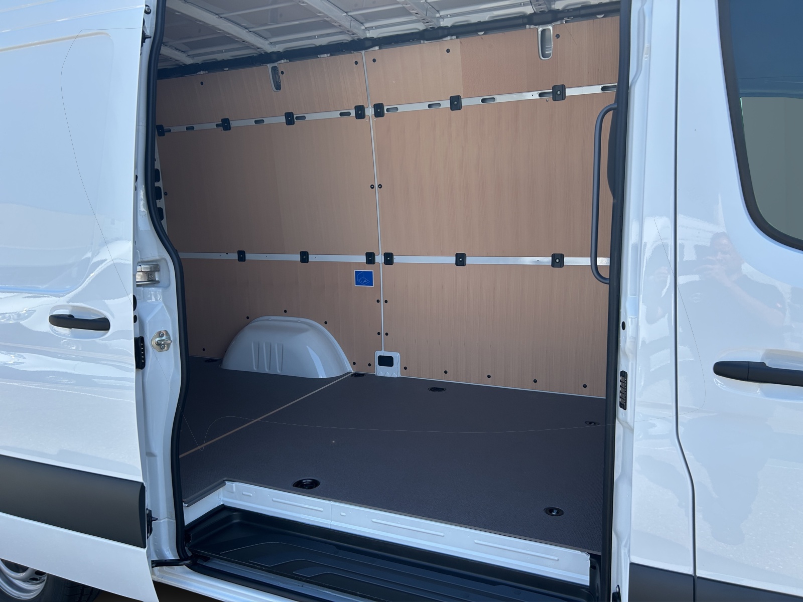 MERCEDES-BENZ Sprinter 315 CDI Standard 9G-TRONIC-image-10