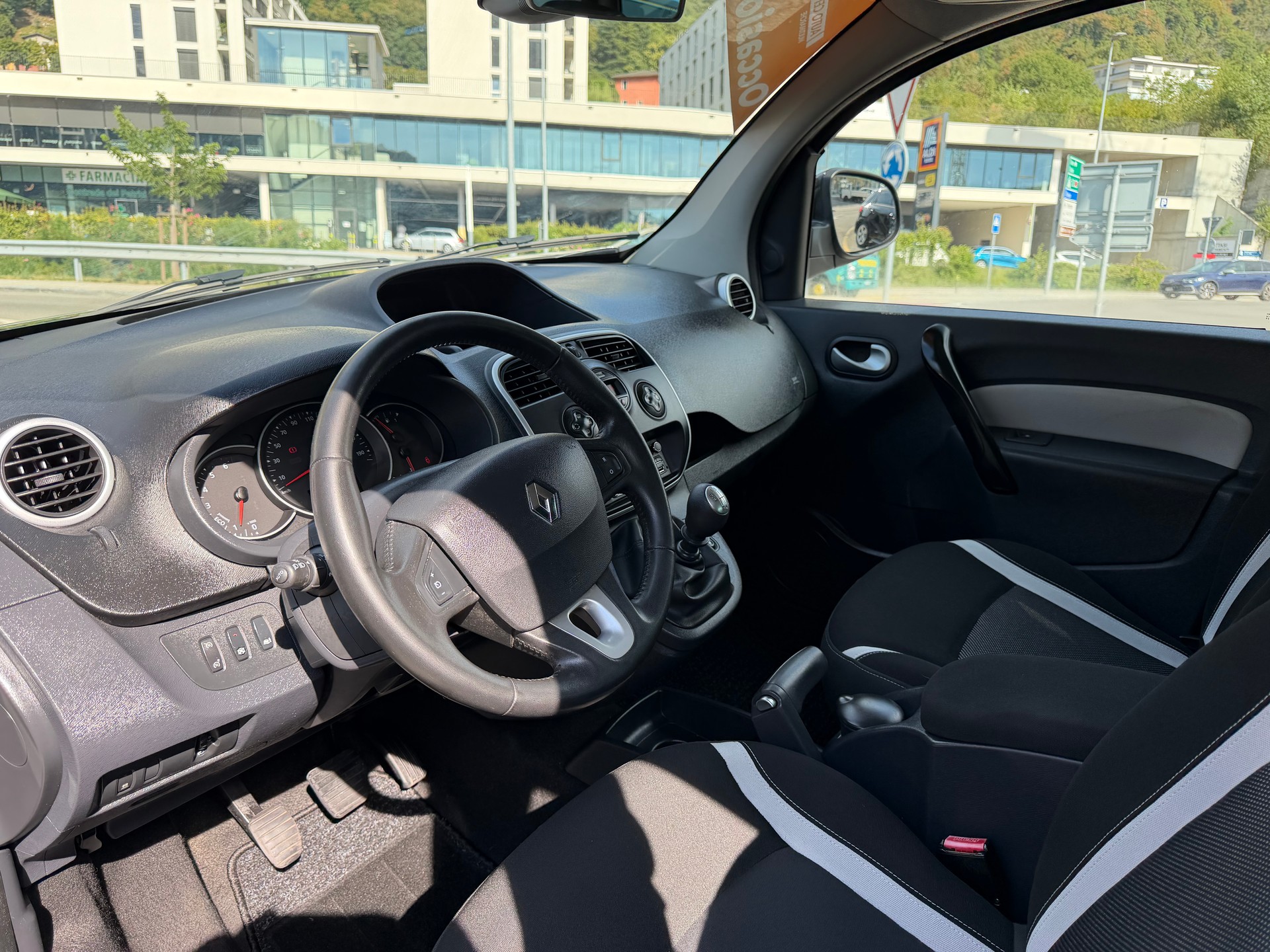 RENAULT Kangoo 1.2 16V Turbo Limited-image-10