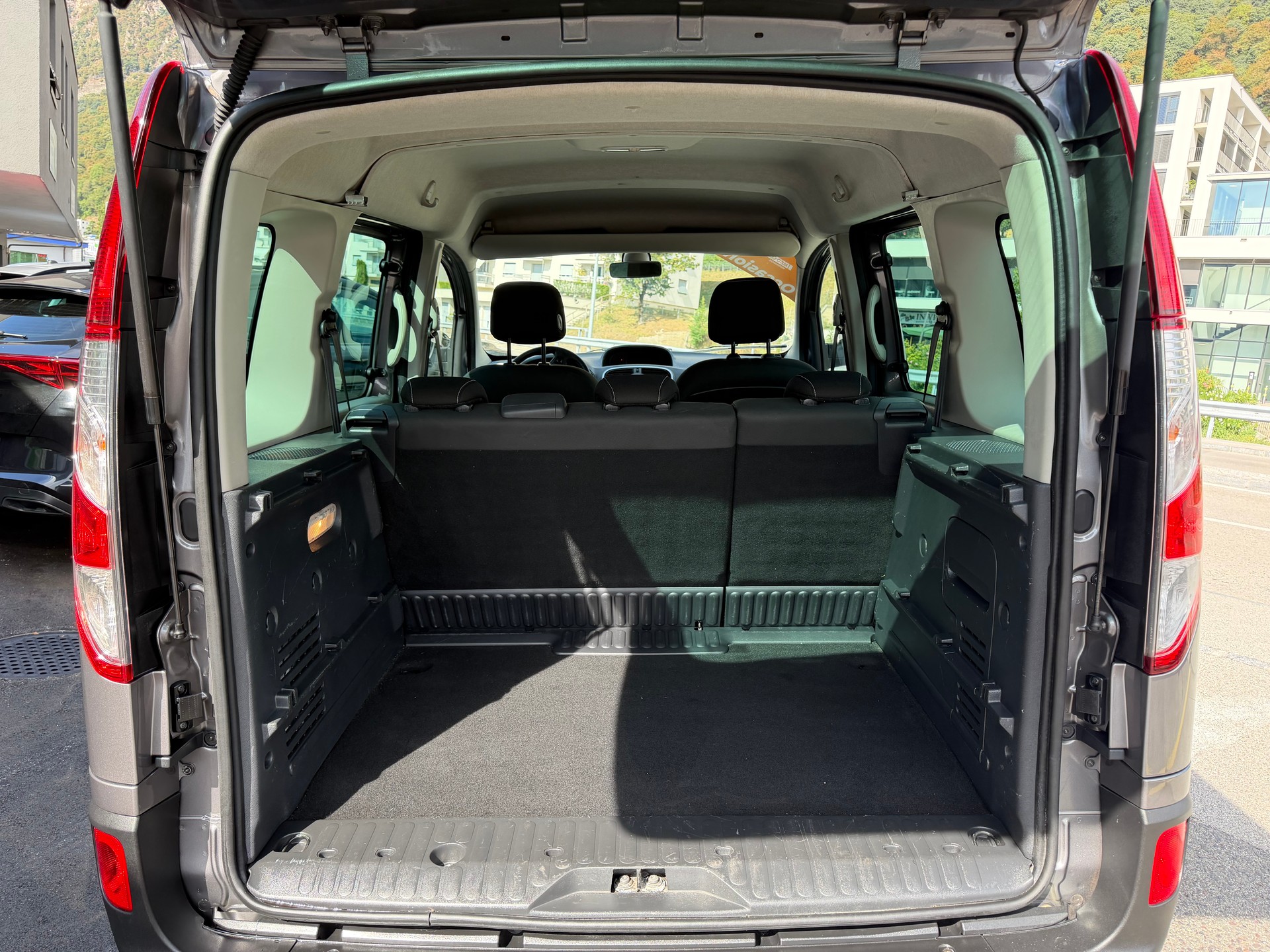 RENAULT Kangoo 1.2 16V Turbo Limited-image-8