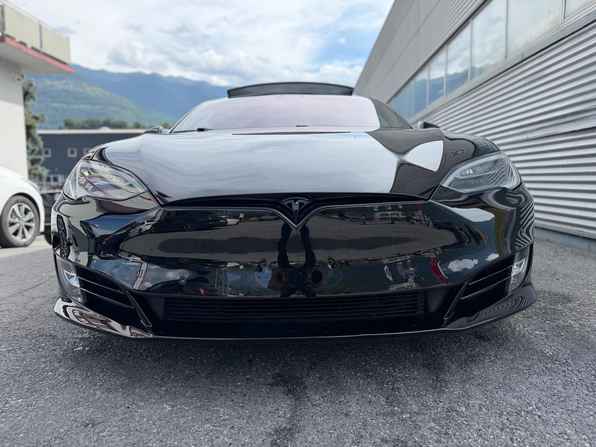 TESLA Model S 90 D-image-1