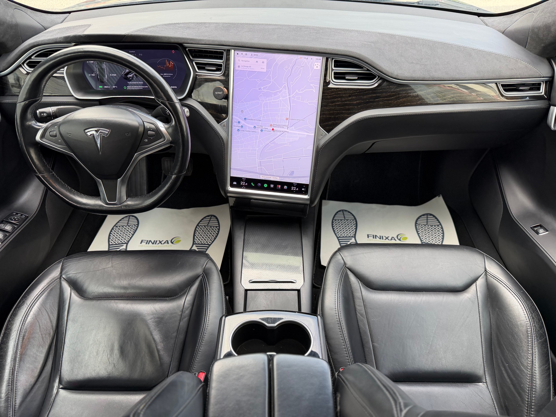 TESLA Model S 90 D-image-8