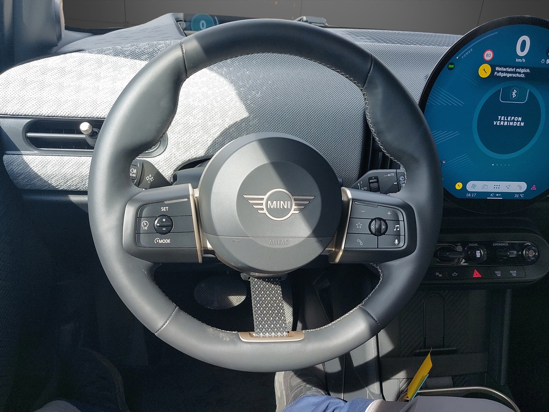 MINI F65 2.0i Cooper S-image-12