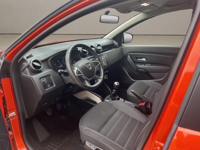 DACIA Duster 1.3 TCe 150 Prestige 4WD-image-4