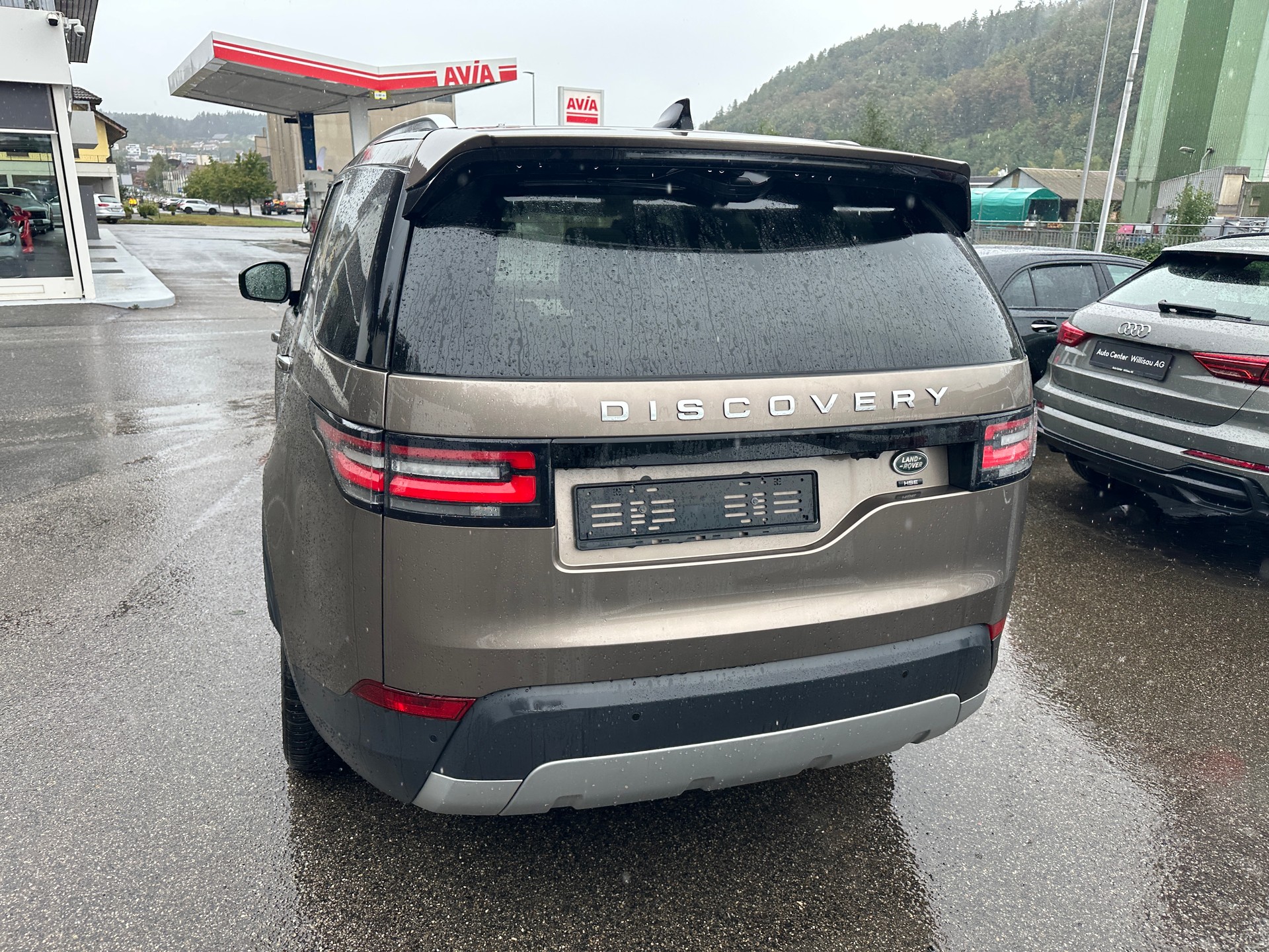 LAND ROVER Discovery 2.0 SD4 HSE Luxury Automatic-image-4