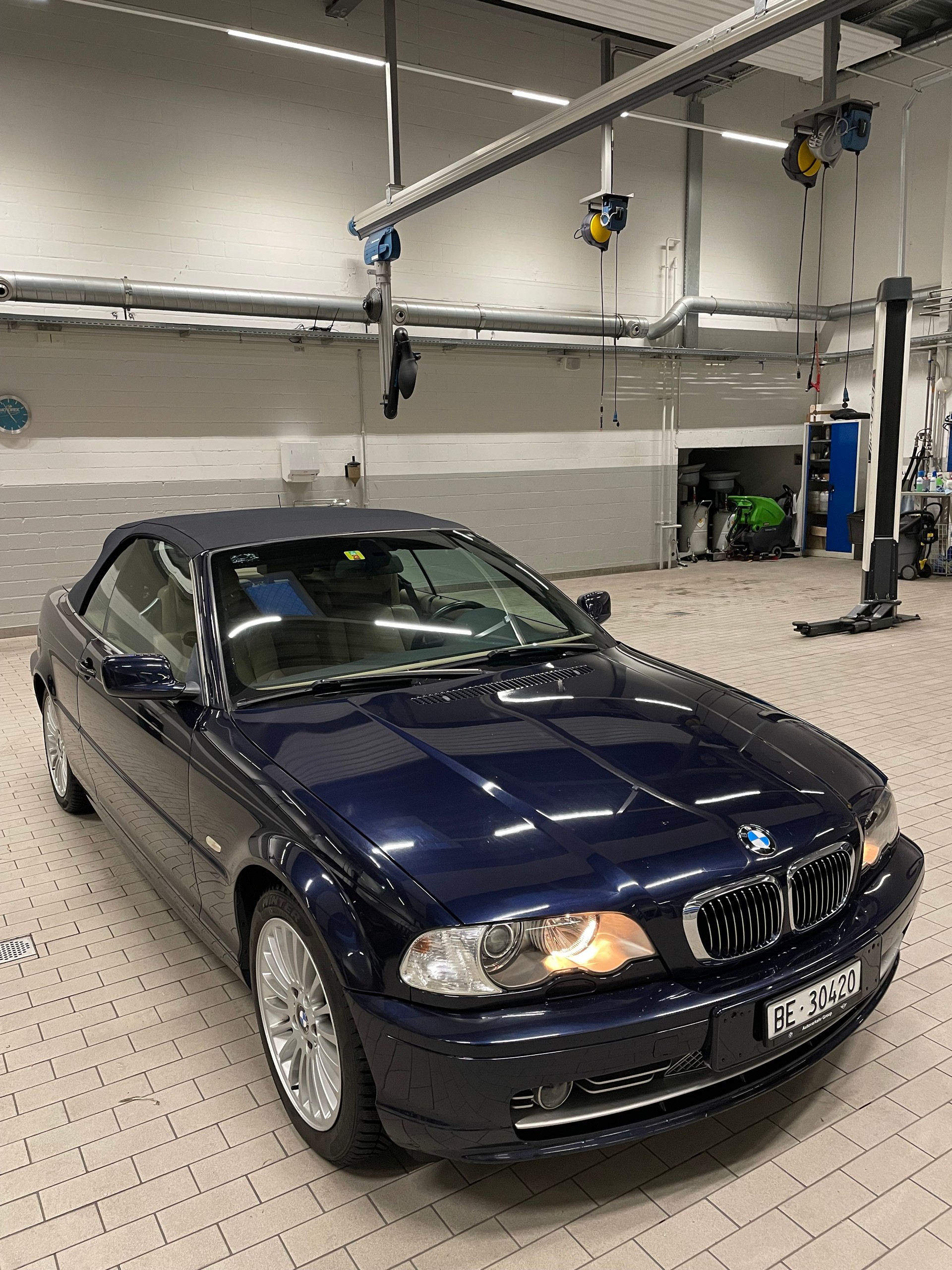 BMW 330CI-image-10