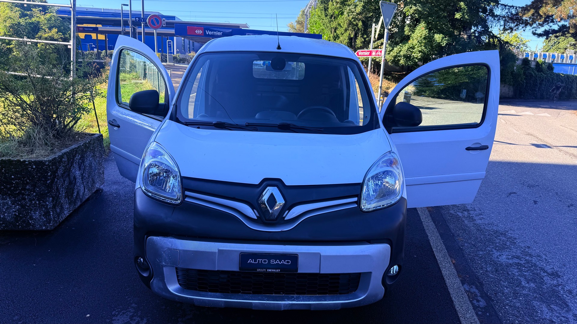 RENAULT Kangoo Medium 1.6 105 Business A-image-10