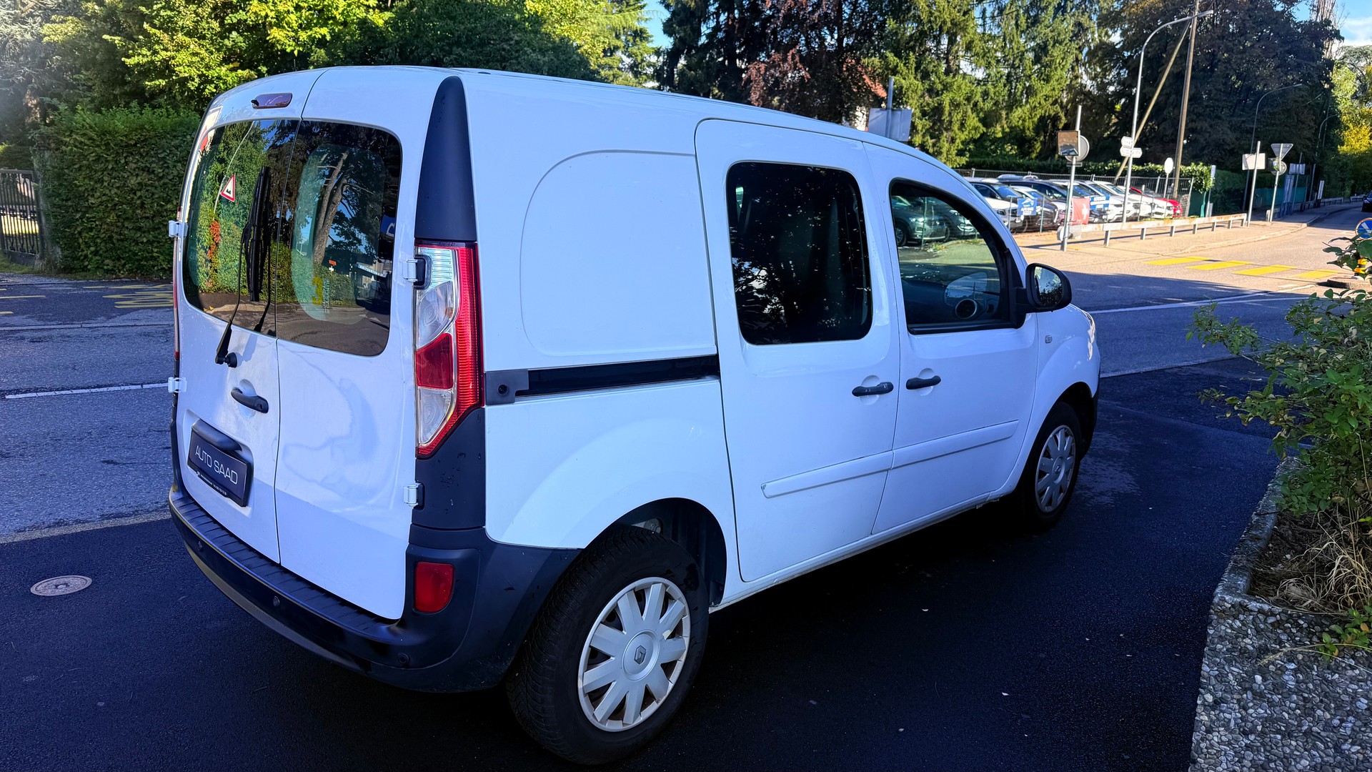 RENAULT Kangoo Medium 1.6 105 Business A-image-4