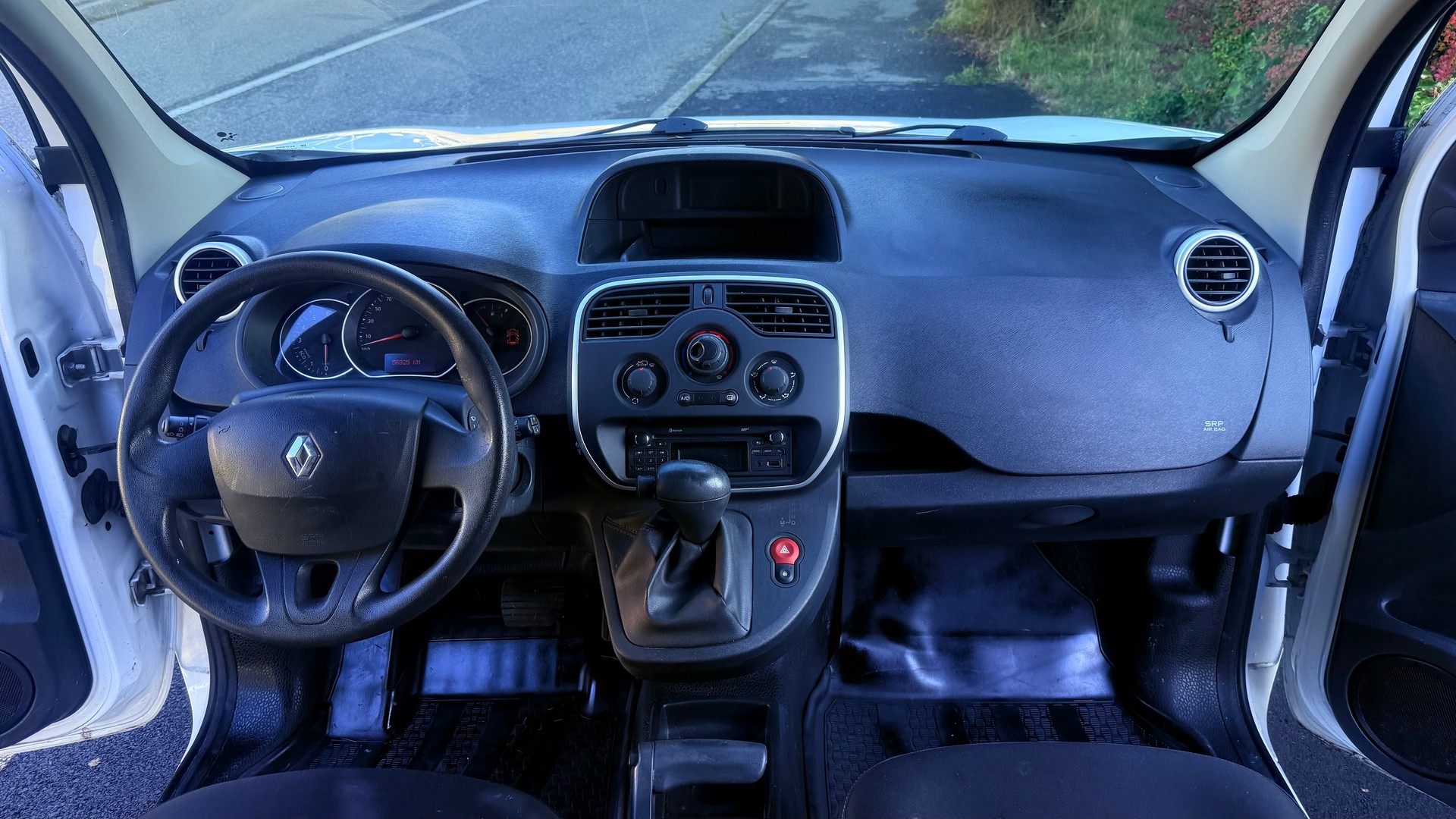 RENAULT Kangoo Medium 1.6 105 Business A-image-7