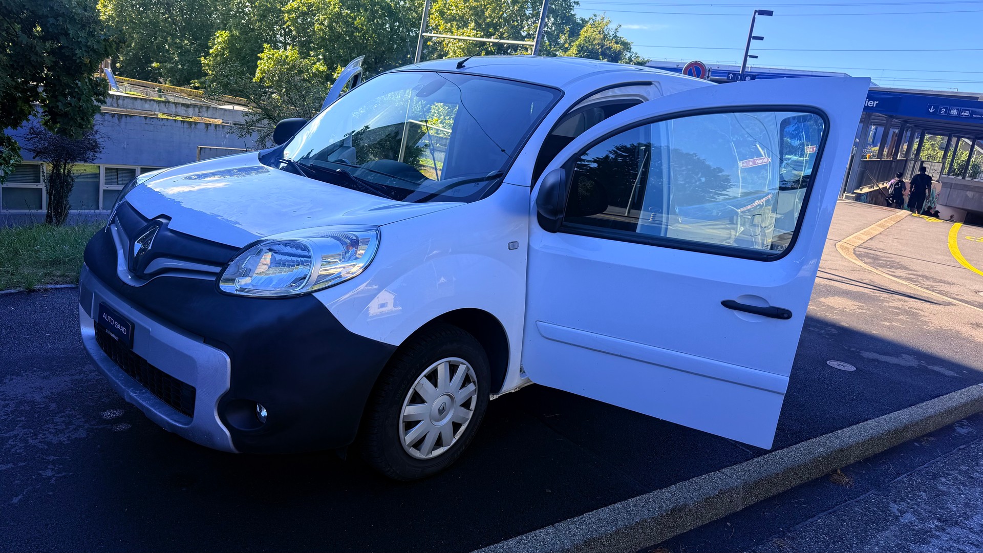 RENAULT Kangoo Medium 1.6 105 Business A-image-9