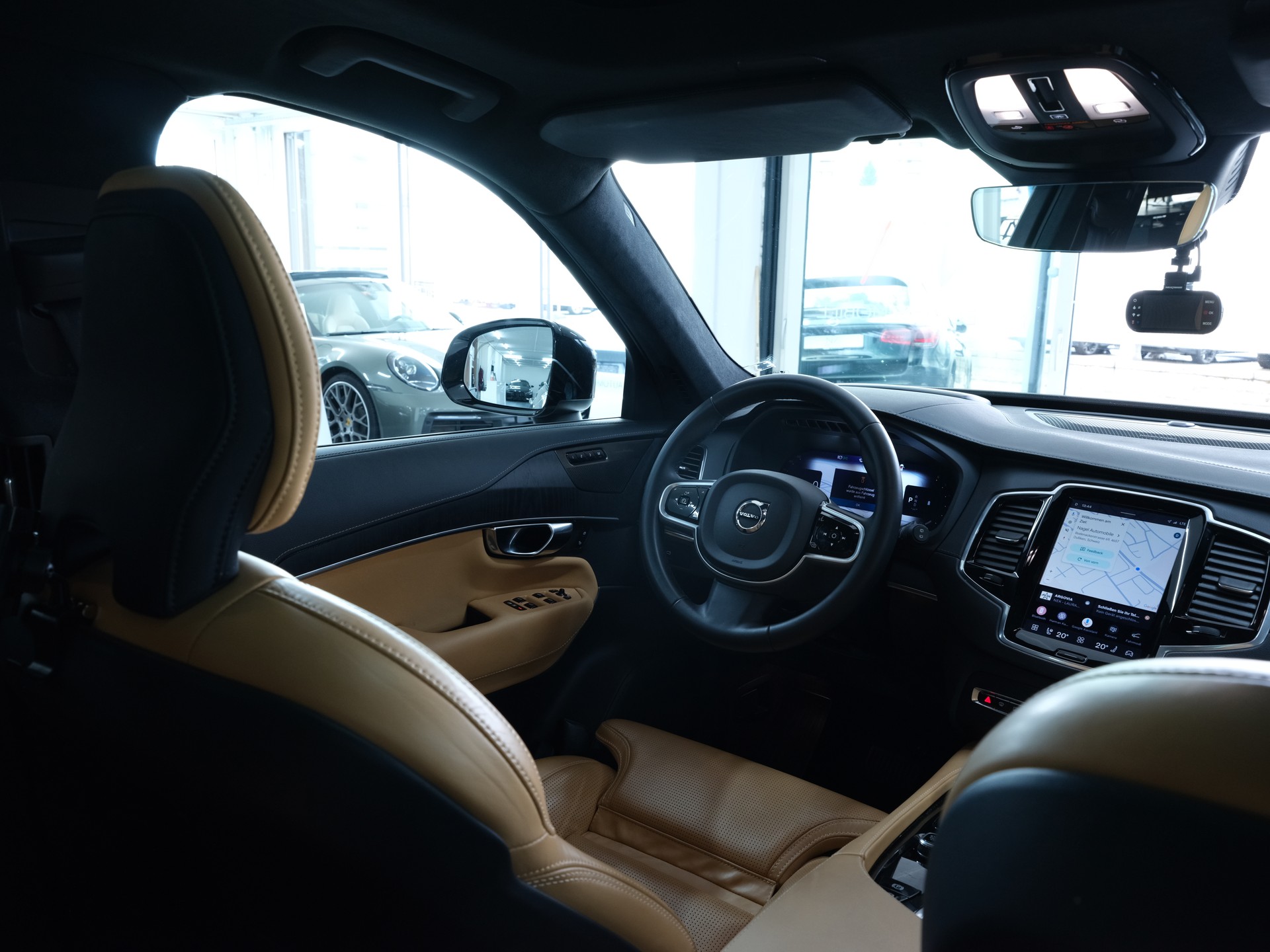 VOLVO XC90 B5 Diesel Mild Hybrid AWD R-Design Geartronic *Panorama* *360 Kamera* *Head up Display*-image-20