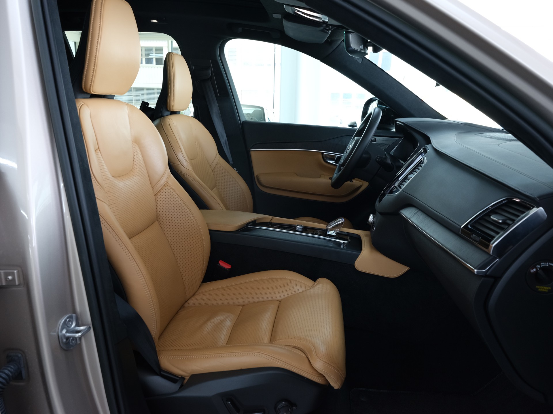 VOLVO XC90 B5 Diesel Mild Hybrid AWD R-Design Geartronic *Panorama* *360 Kamera* *Head up Display*-image-16
