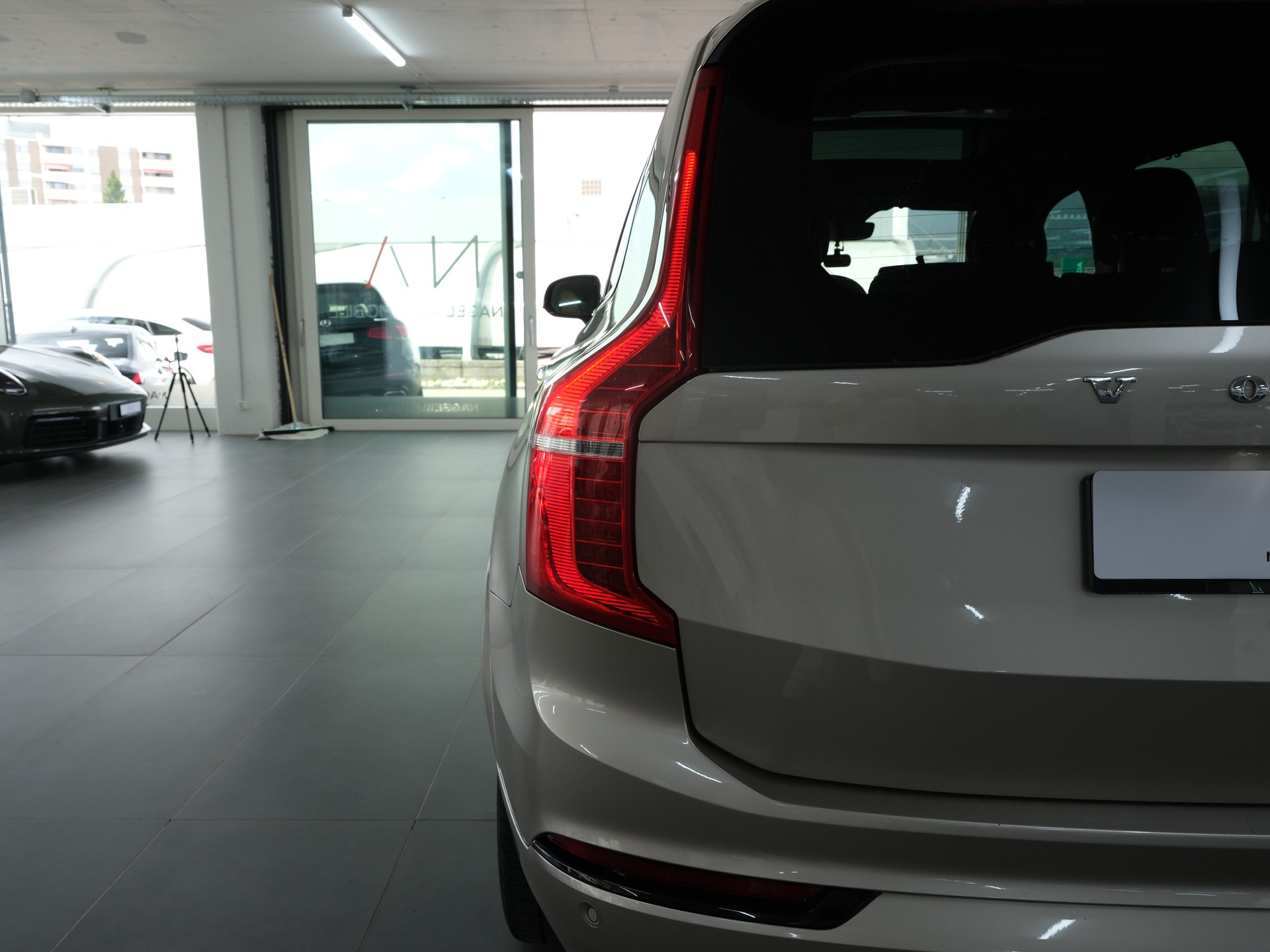 VOLVO XC90 B5 Diesel Mild Hybrid AWD R-Design Geartronic *Panorama* *360 Kamera* *Head up Display*-image-11