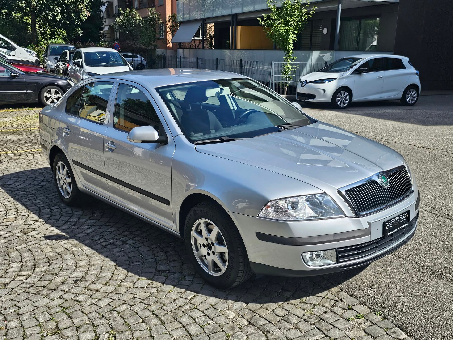 SKODA Octavia 1.8T-FSI Ambiente-image-6