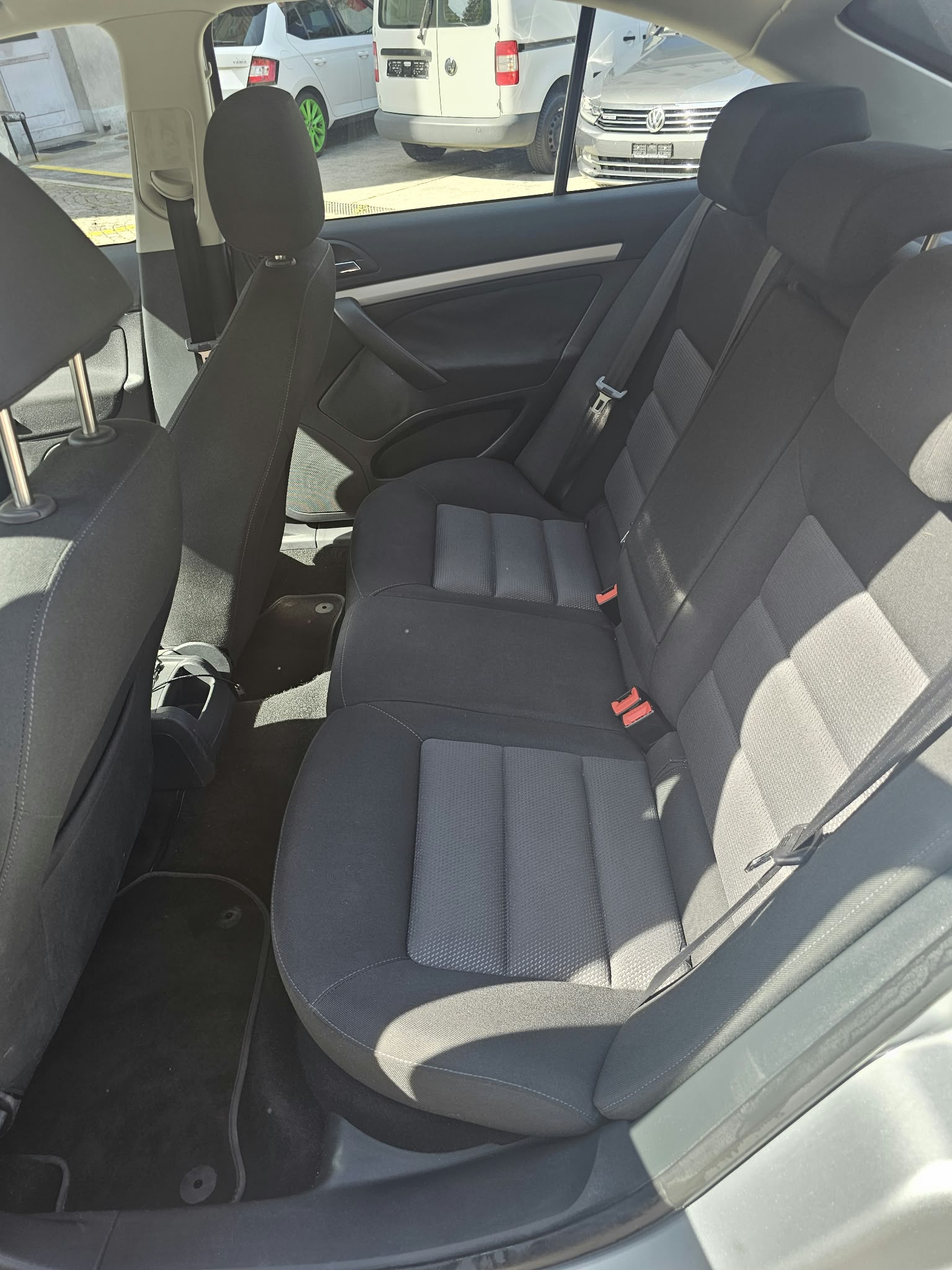 SKODA Octavia 1.8T-FSI Ambiente-image-10
