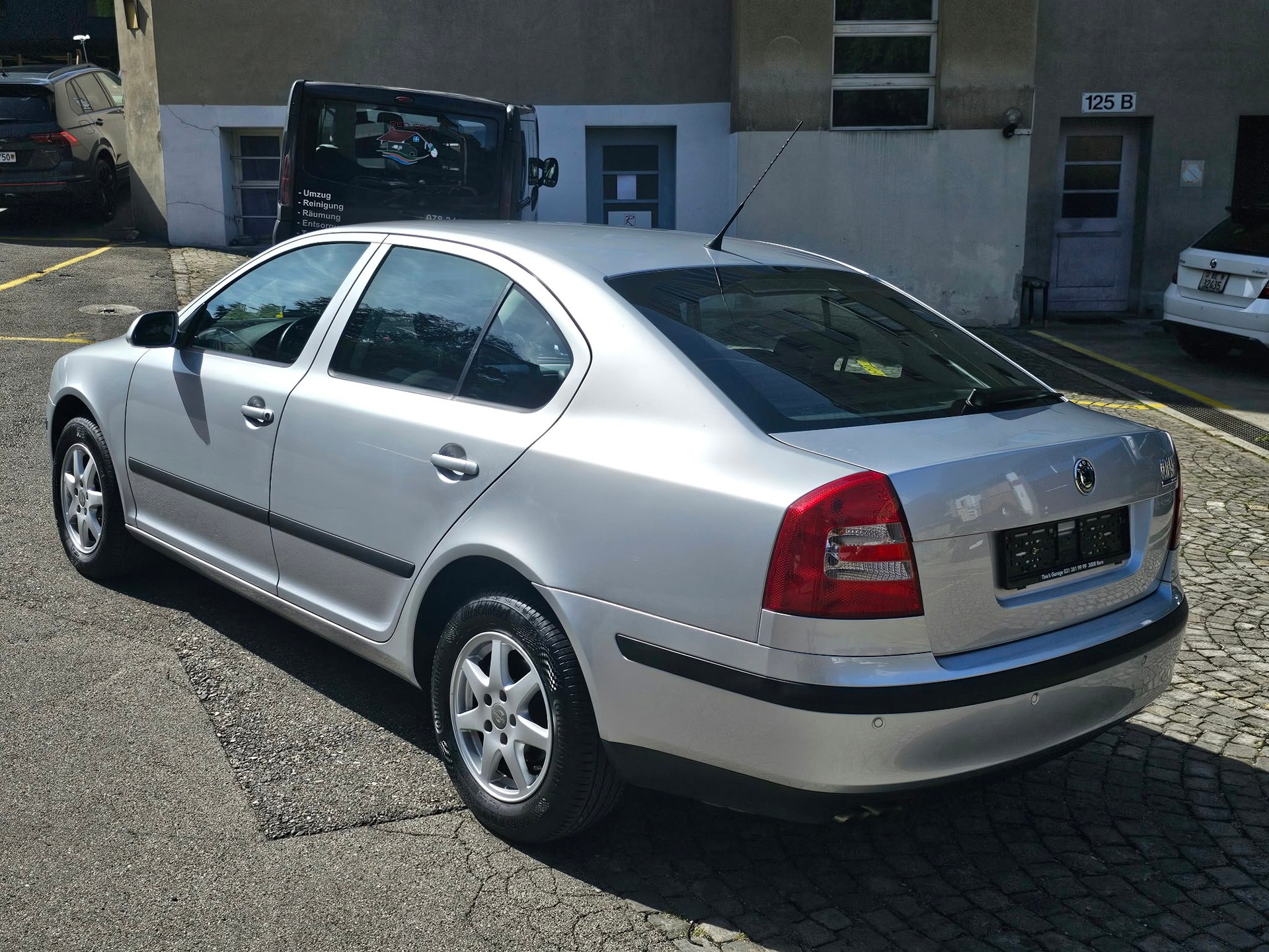 SKODA Octavia 1.8T-FSI Ambiente-image-2