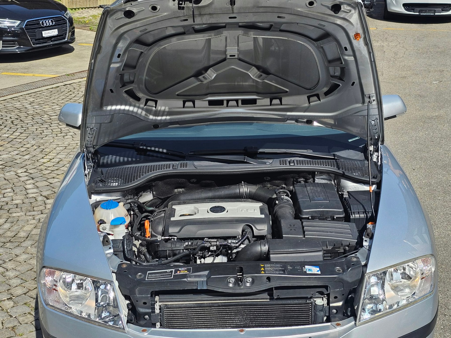 SKODA Octavia 1.8T-FSI Ambiente-image-12