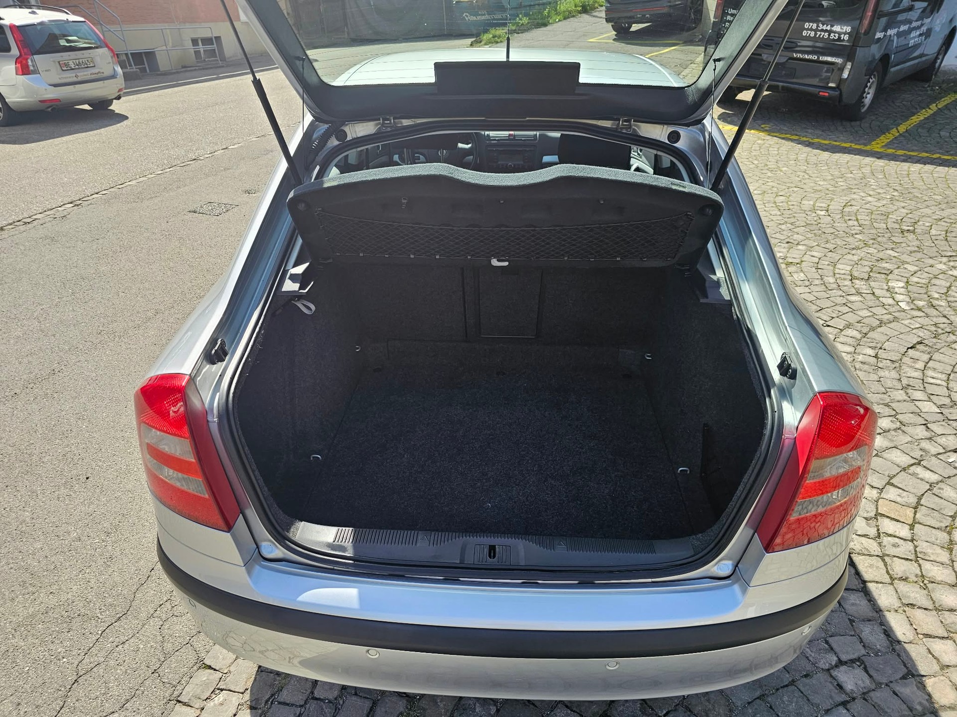 SKODA Octavia 1.8T-FSI Ambiente-image-13
