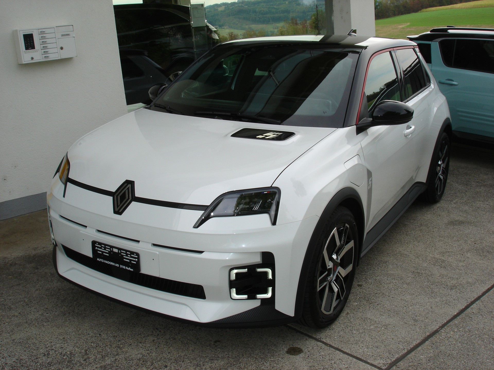 RENAULT R5 E-Tech Comfort Range 52 kWh Techno-image-1