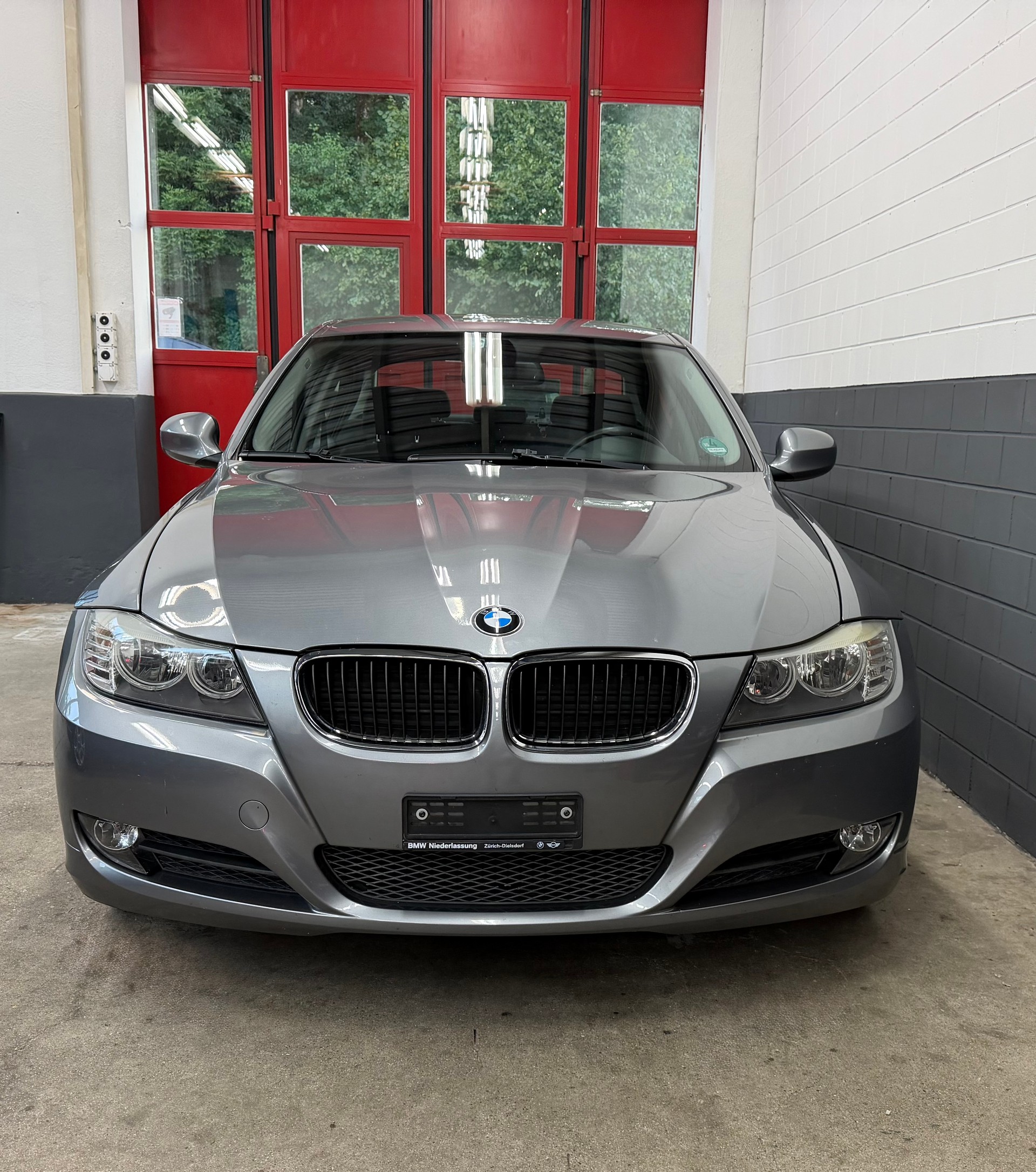 BMW 320i //NEU AB MFK!-image-1