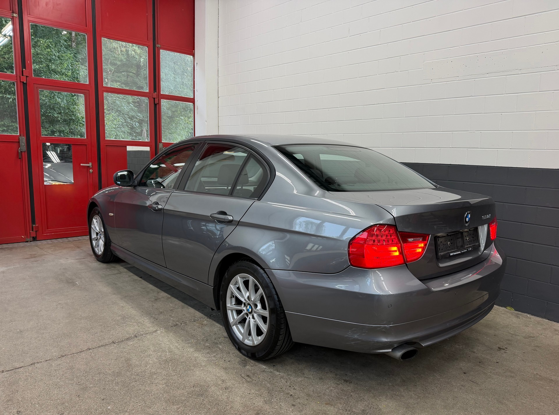 BMW 320i //NEU AB MFK!-image-6
