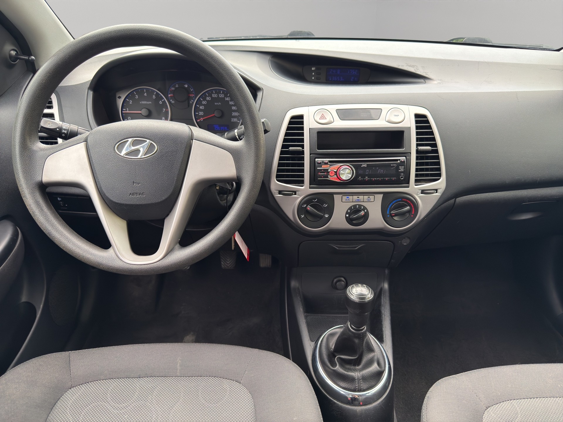 HYUNDAI i20 1.2 Comfort-image-19
