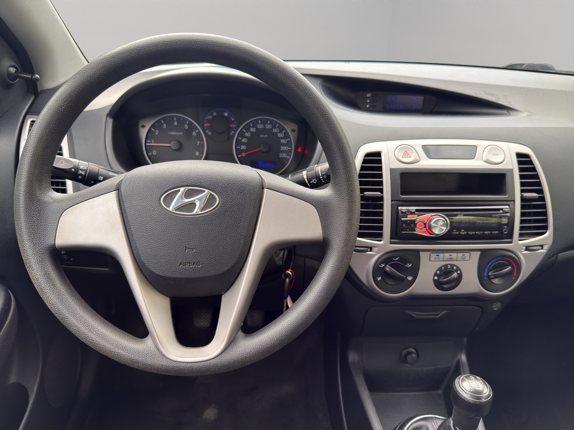 HYUNDAI i20 1.2 Comfort-image-15