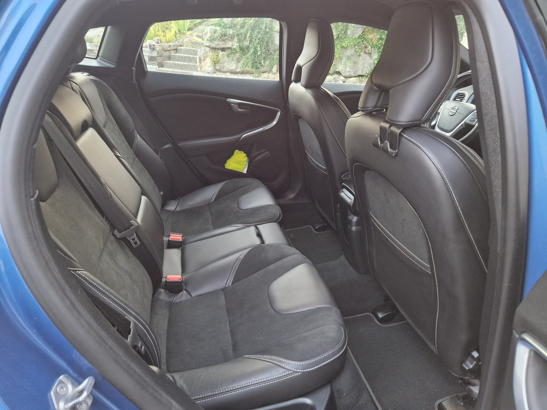 VOLVO 2.0 D3 R-Design S/S-image-6