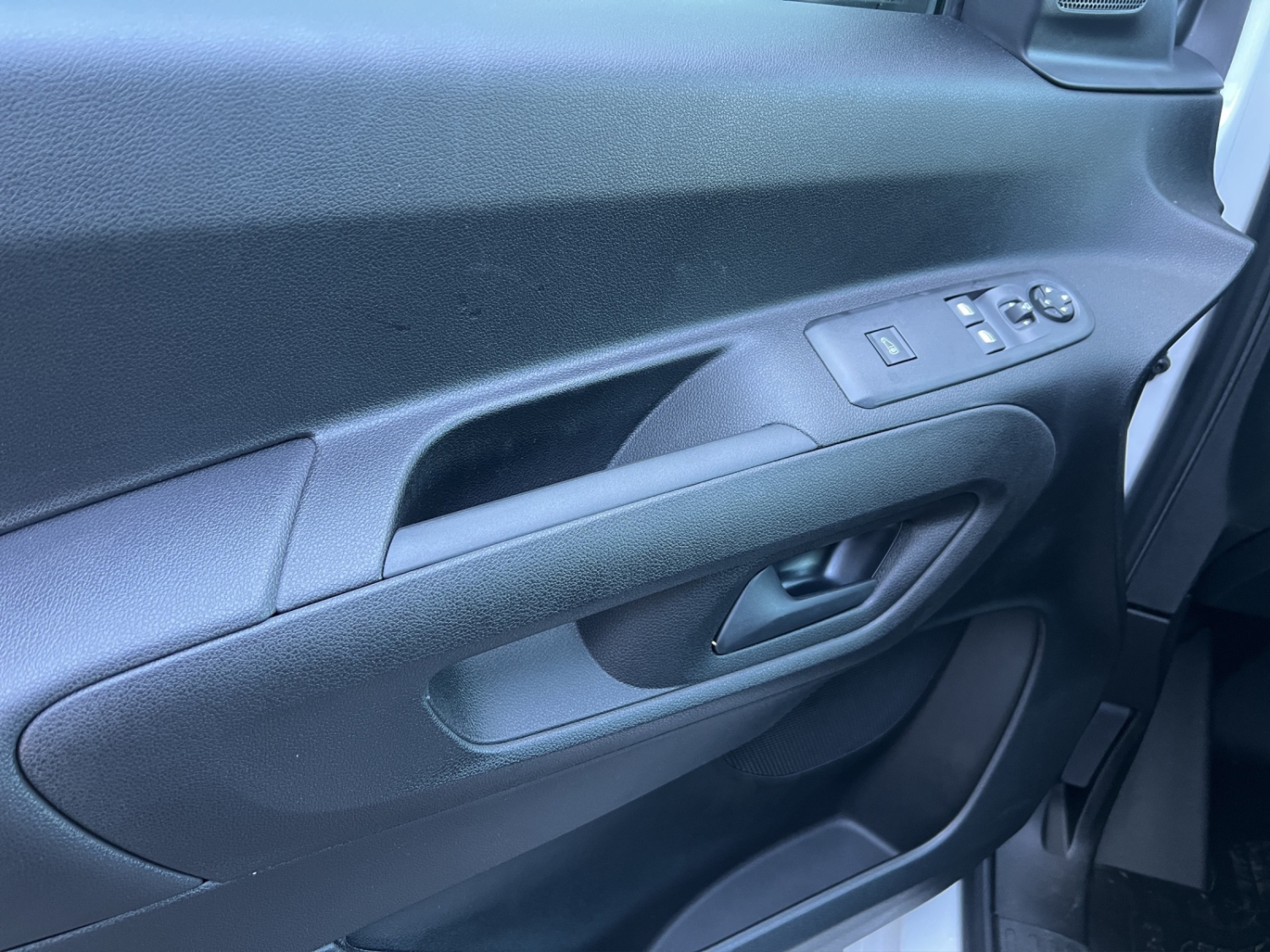 TOYOTA PROACE CITY Van L1 1.5 D Advanced-image-17