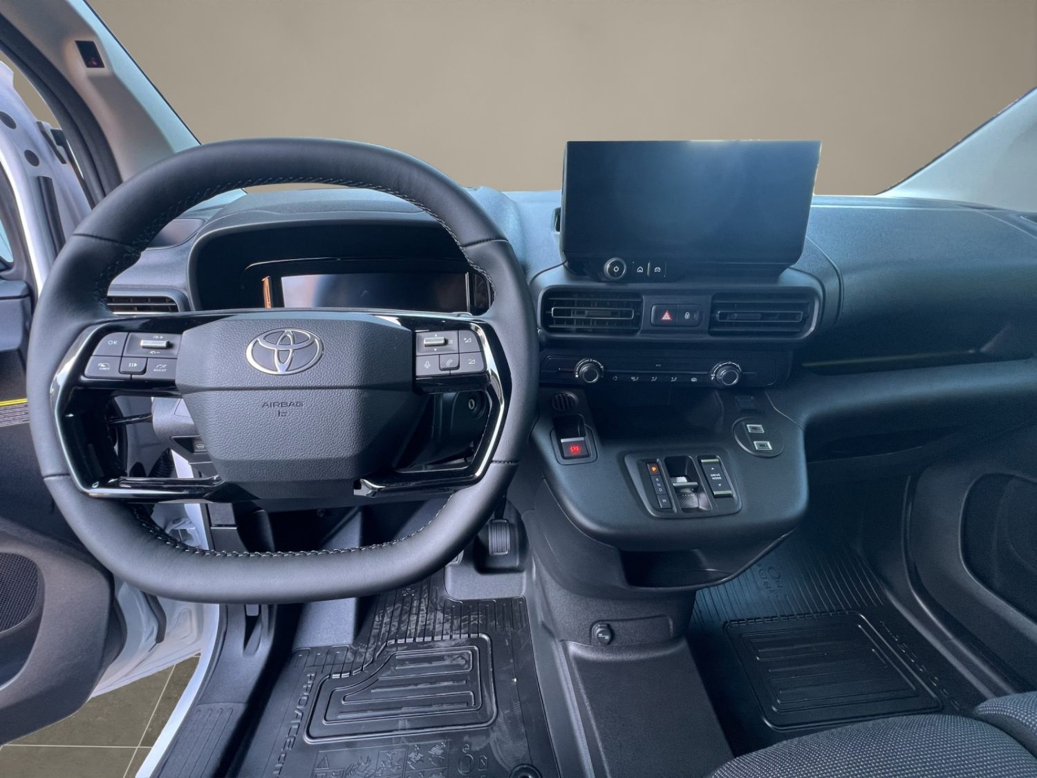 TOYOTA PROACE CITY Van L1 1.5 D Advanced-image-9