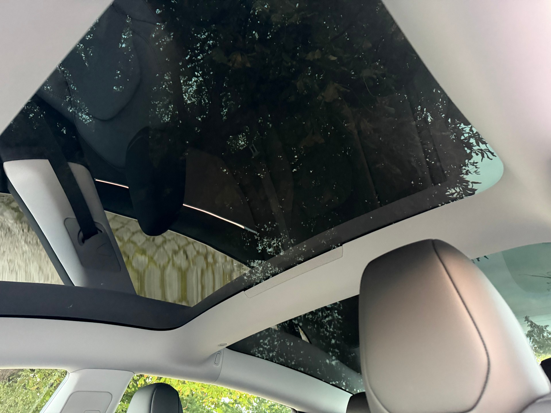 TESLA Model 3 Premium RWD / Ab MFK / CH-Fahrzeug / 19 Zoll / Werksgarantie / AMD Ryzen /Autopilot/Leder/Panorama/8 Fach/LED/Wärmepumpe-image-11