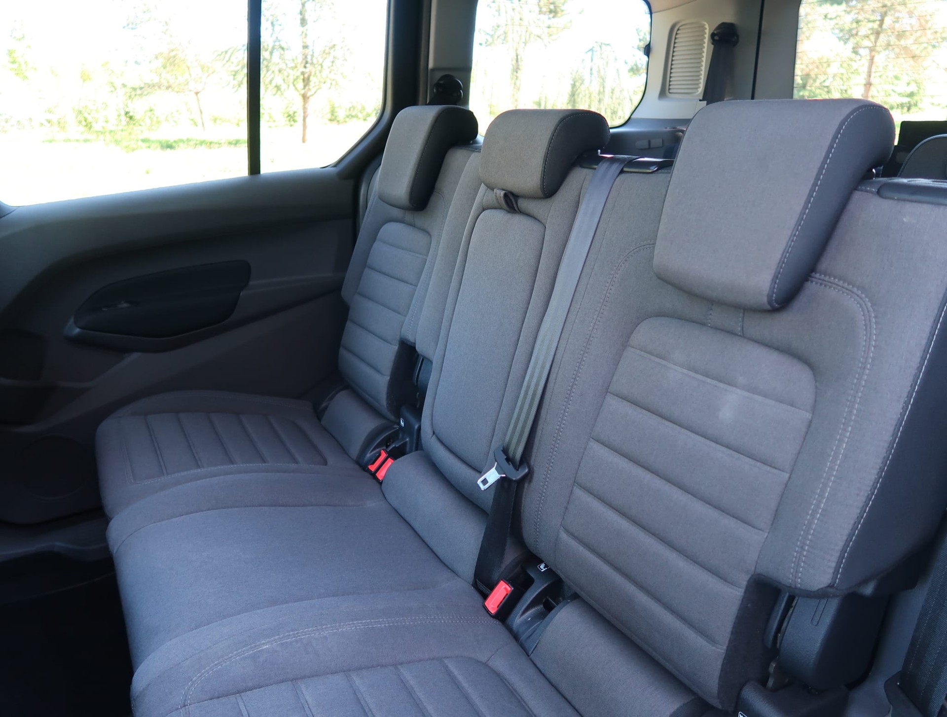 FORD Grand Tourneo Connect 1.5 EcoBlue Titanium Automat - 7 places-image-17